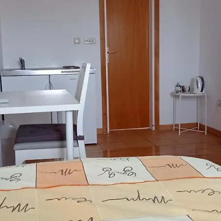 Barisic 招待所 3*