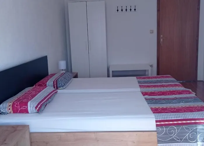 招待所 Barisic 3*