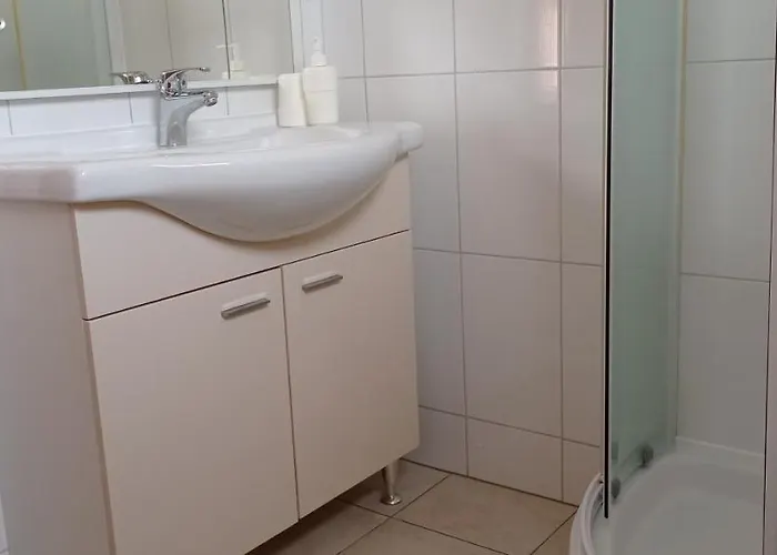 Barisic Πανσιόν Τρογκίρ